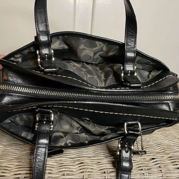 Vintage little black Coach purse🖤 - Picture 3 of 10